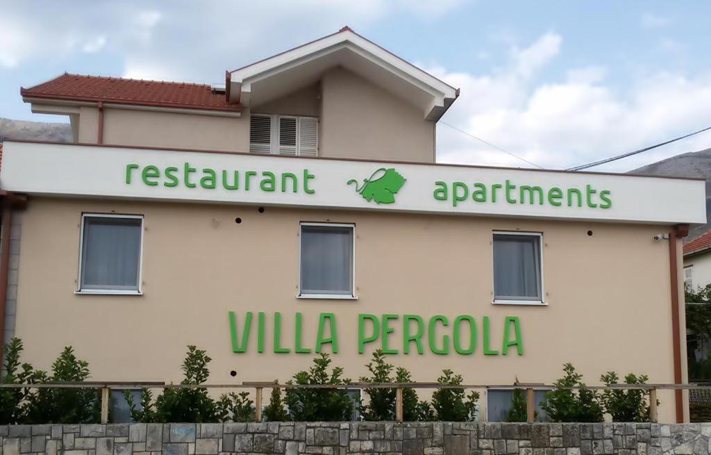 Villa Pergola 特雷比涅 外观 照片